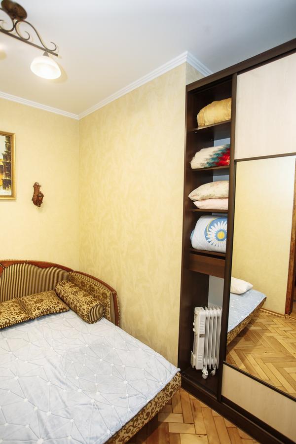 Halytska Apartment Lviv Bagian luar foto