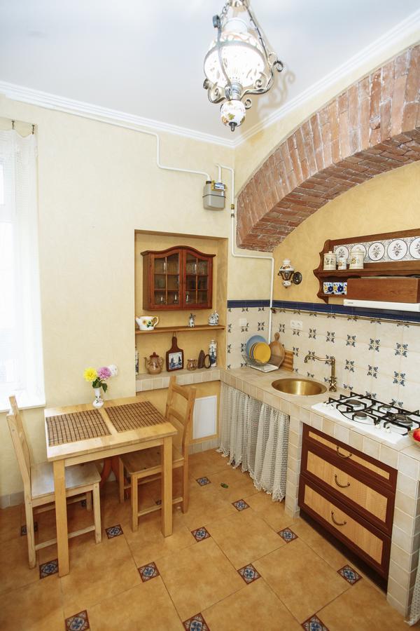 Halytska Apartment Lviv Bagian luar foto